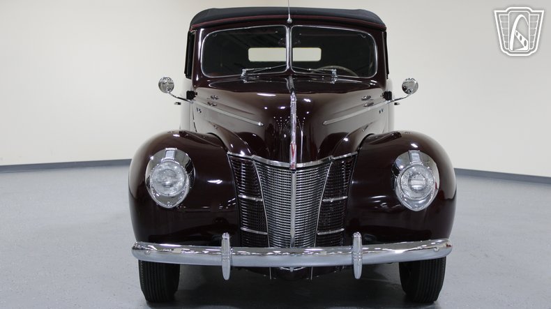 1940 Ford Super Deluxe 3