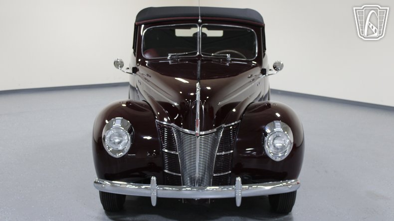 1940 Ford Super Deluxe 38