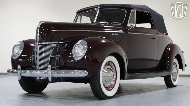 1940 Ford Super Deluxe 23