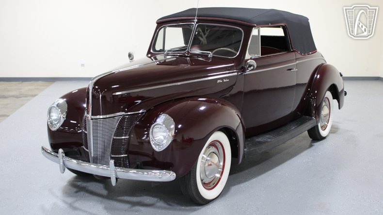1940 Ford Super Deluxe 22