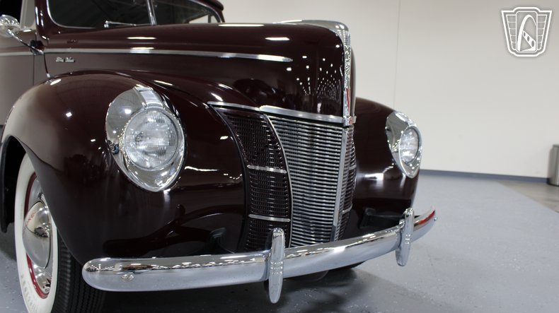 1940 Ford Super Deluxe 71