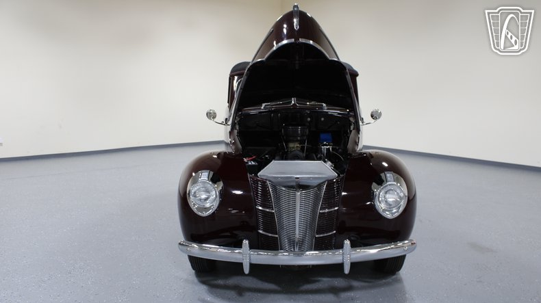 1940 Ford Super Deluxe 75