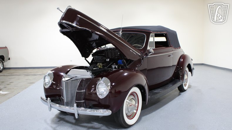 1940 Ford Super Deluxe 76