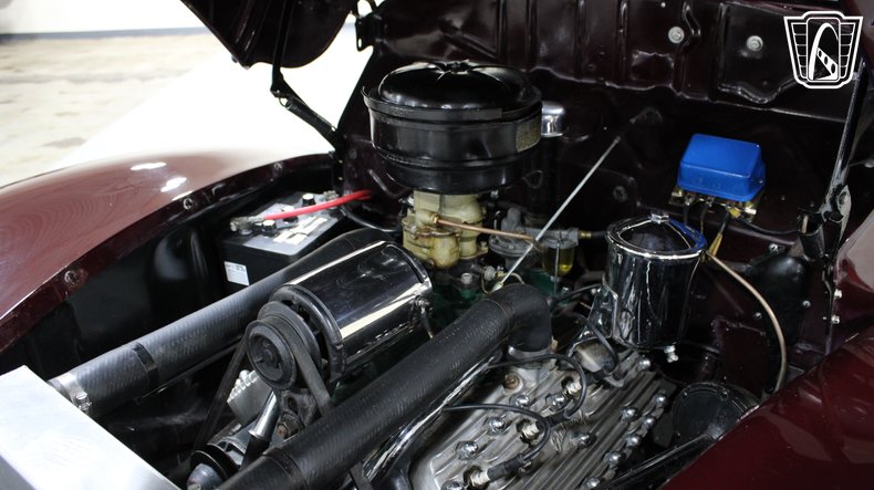 1940 Ford Super Deluxe 80