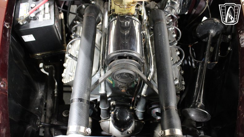 1940 Ford Super Deluxe 85