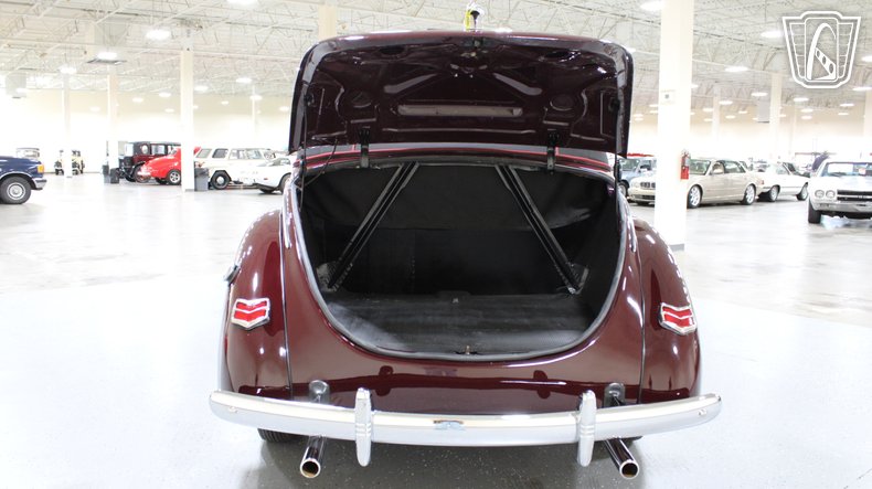 1940 Ford Super Deluxe 86