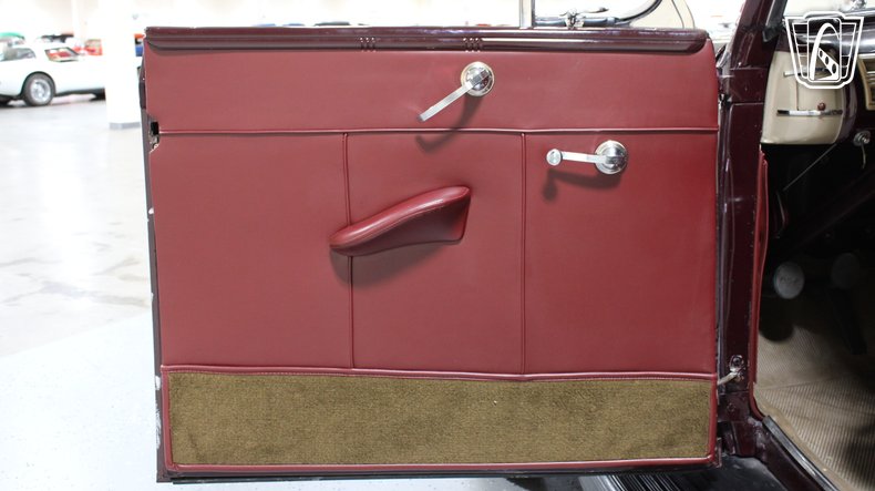 1940 Ford Super Deluxe 93