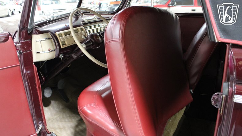 1940 Ford Super Deluxe 102