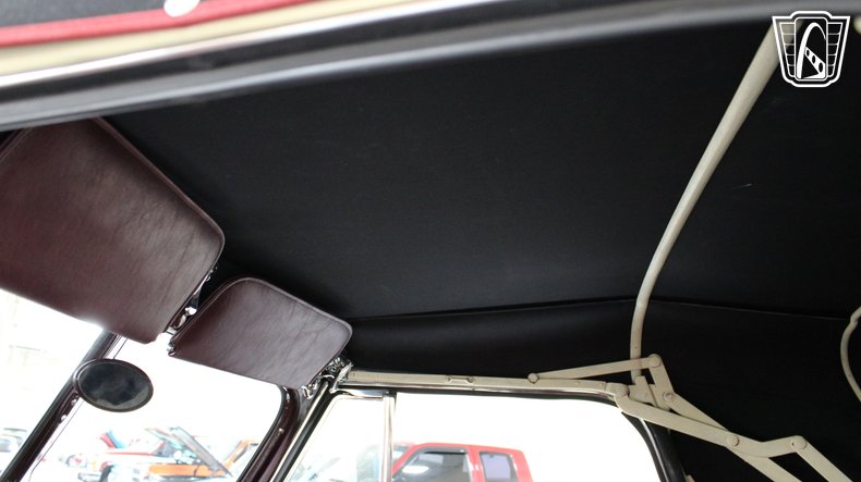 1940 Ford Super Deluxe 109