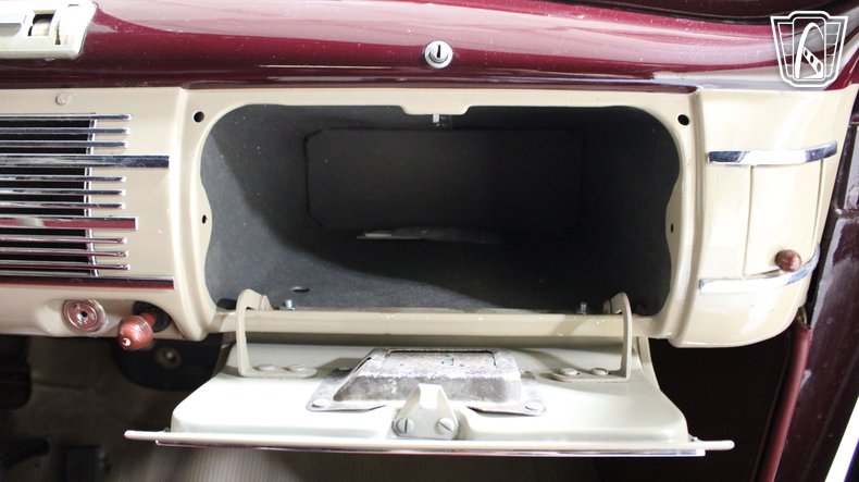 1940 Ford Super Deluxe 117