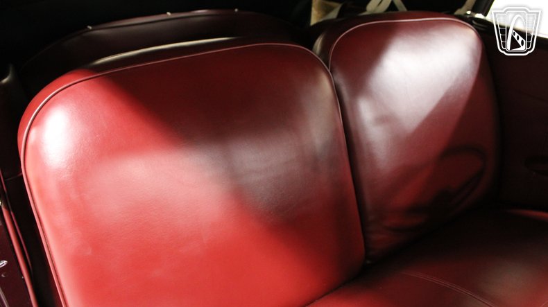 1940 Ford Super Deluxe 119