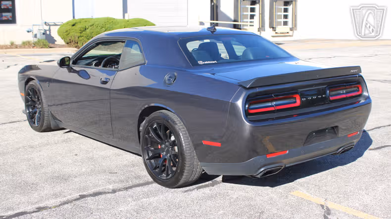 2015 Dodge Challenger second image