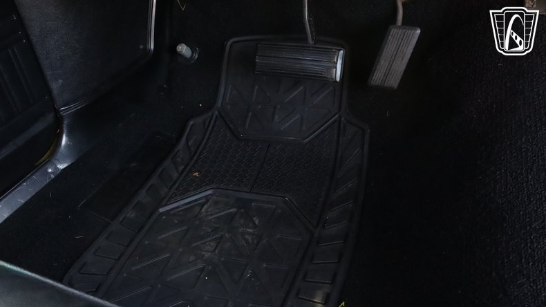 1972 Dodge Dart Swinger 71
