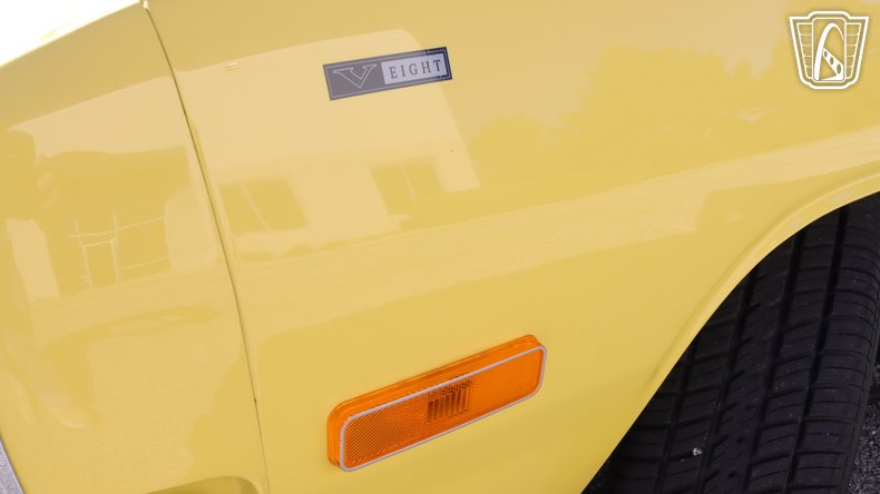 1972 Dodge Dart Swinger 136