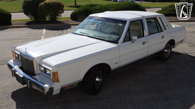1989 Lincoln Town Car 14