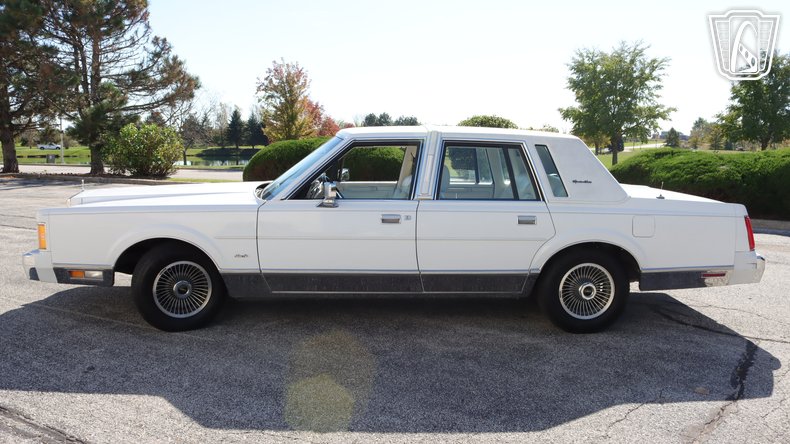 1989 Lincoln Town Car 16