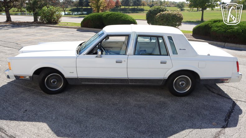 1989 Lincoln Town Car 15
