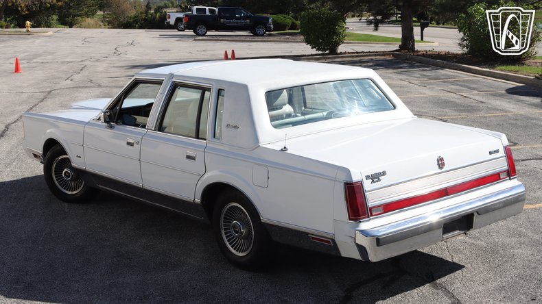 1989 Lincoln Town Car 2