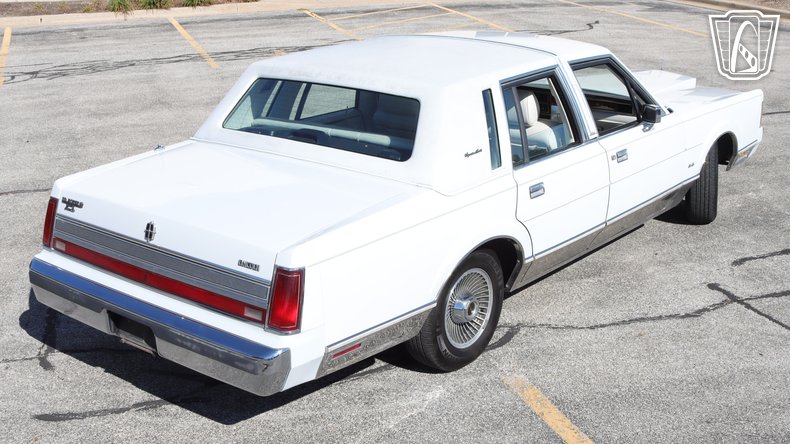1989 Lincoln Town Car 22