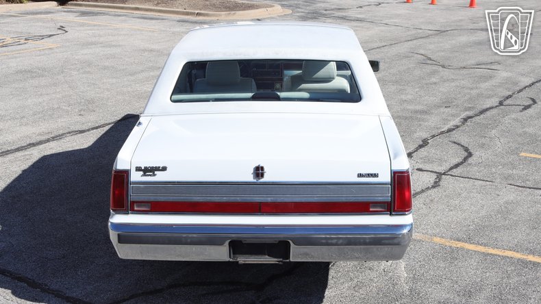 1989 Lincoln Town Car 20