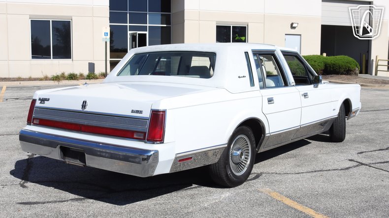 1989 Lincoln Town Car 4