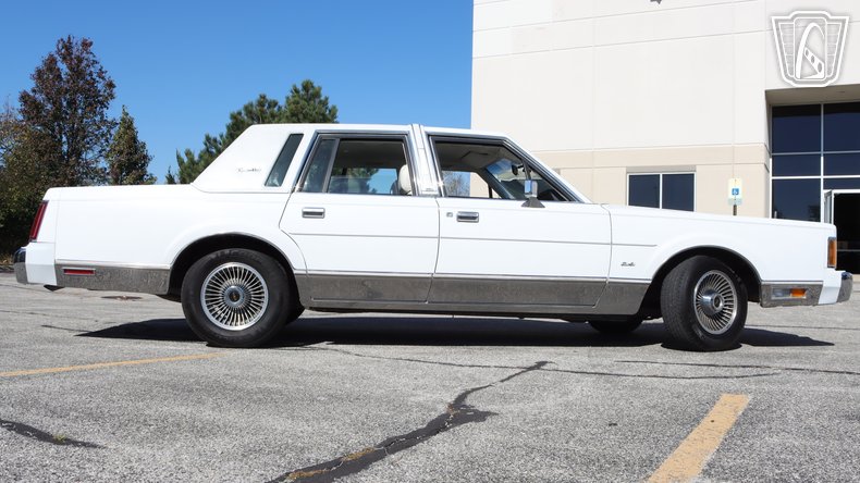 1989 Lincoln Town Car 26