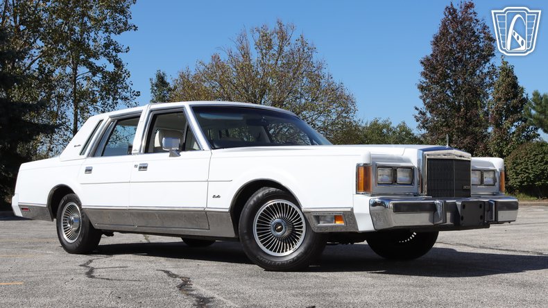 1989 Lincoln Town Car 28