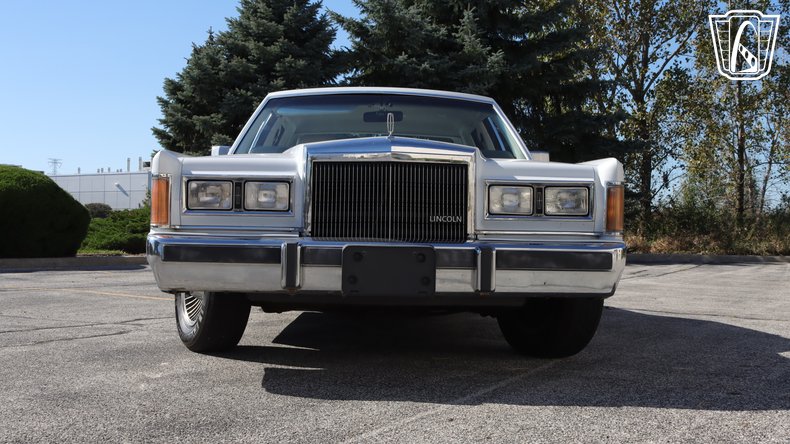 1989 Lincoln Town Car 30