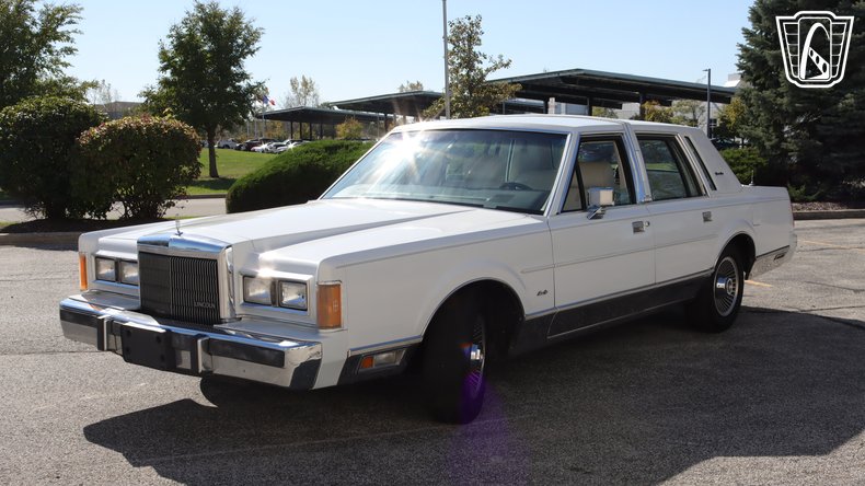 1989 Lincoln Town Car 32