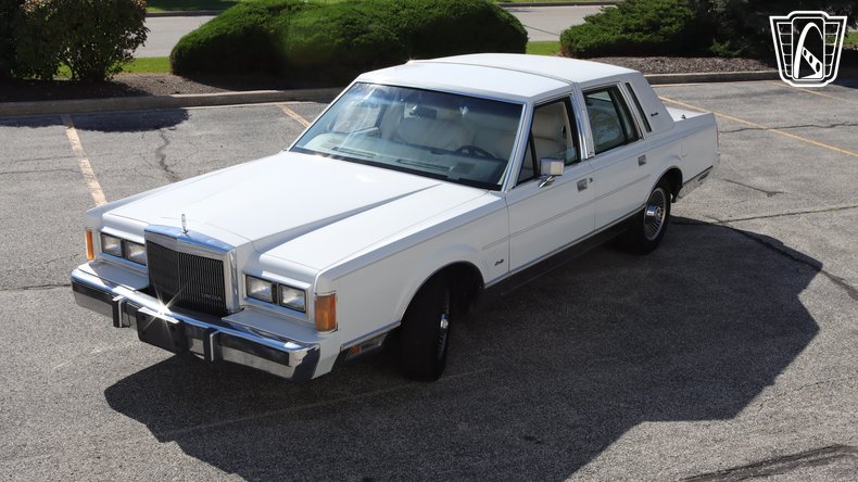 1989 Lincoln Town Car 31