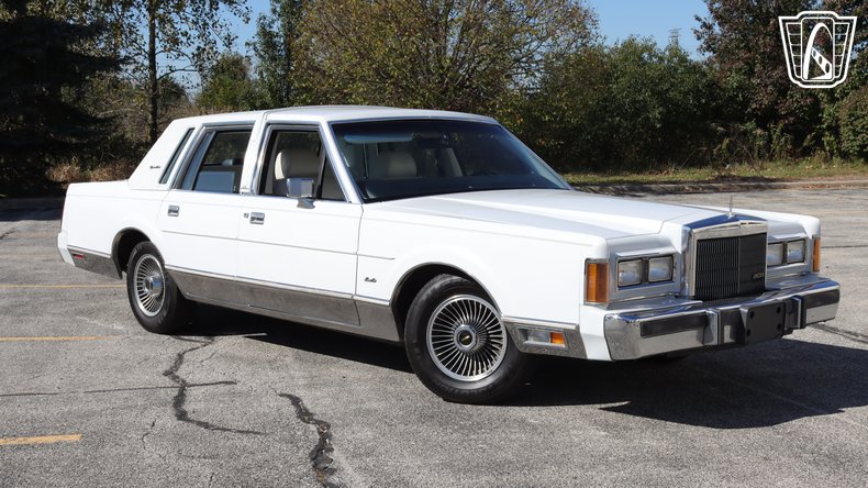 1989 Lincoln Town Car 3