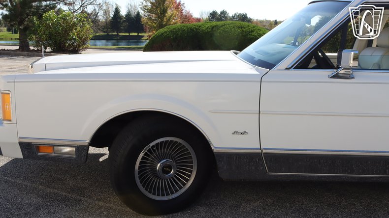 1989 Lincoln Town Car 35