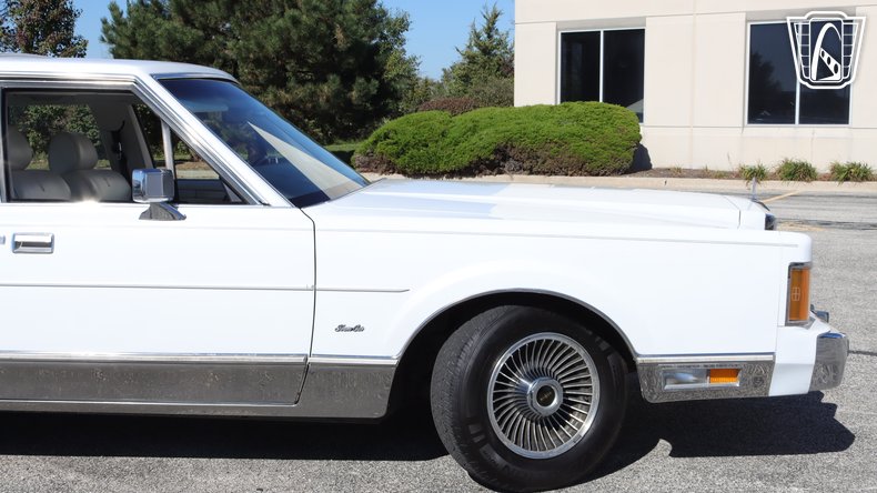 1989 Lincoln Town Car 43
