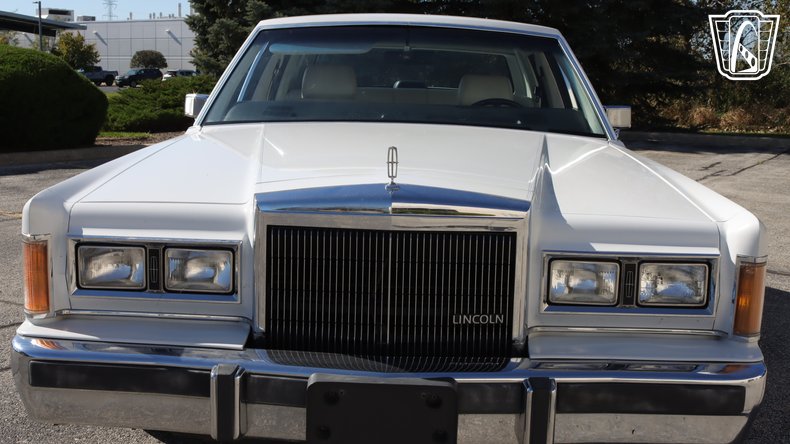1989 Lincoln Town Car 45