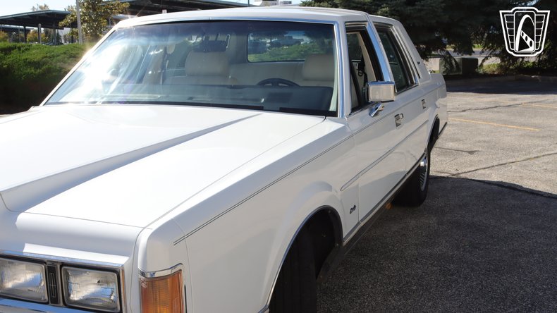 1989 Lincoln Town Car 48