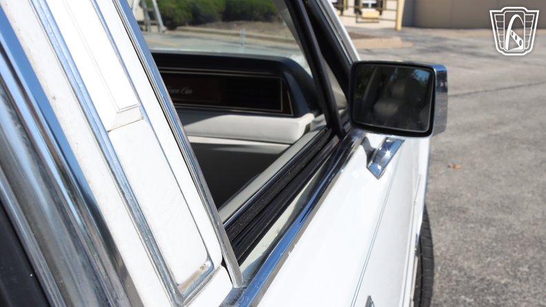 1989 Lincoln Town Car 51