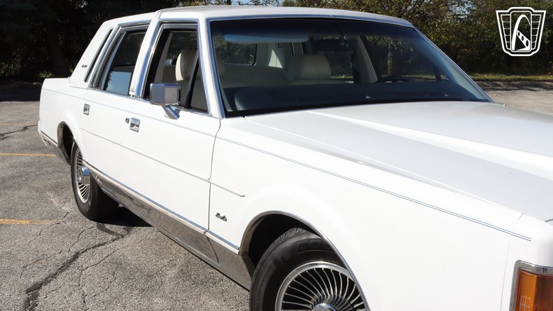 1989 Lincoln Town Car 50