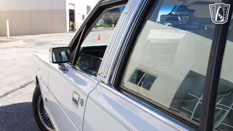 1989 Lincoln Town Car 53