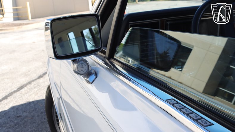 1989 Lincoln Town Car 54