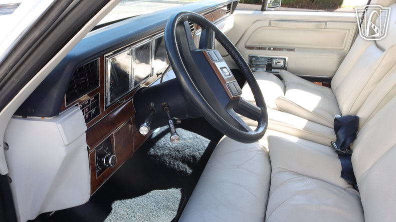 1989 Lincoln Town Car 33