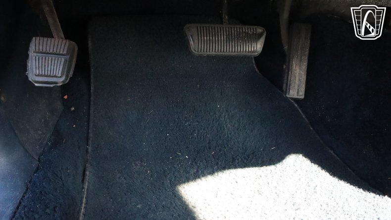 1989 Lincoln Town Car 58