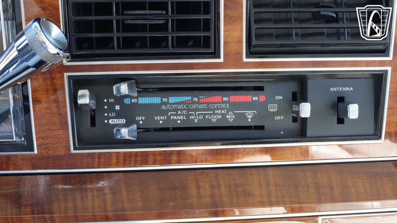 1989 Lincoln Town Car 66