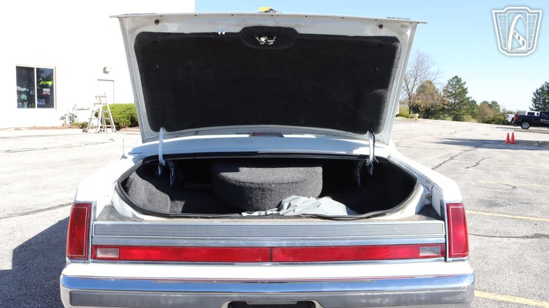 1989 Lincoln Town Car 9