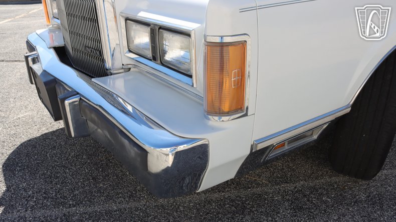 1989 Lincoln Town Car 140