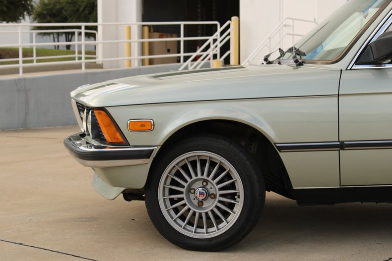 1983 BMW 323i 26
