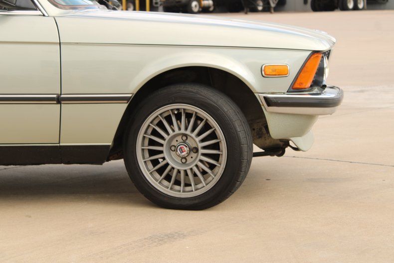 1983 BMW 323i 35