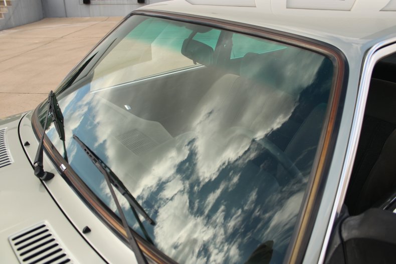 1983 BMW 323i 38
