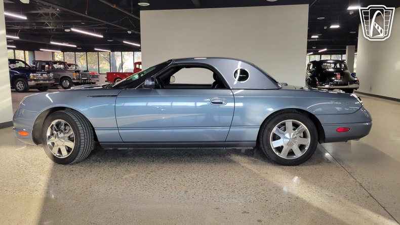 2005 Ford Thunderbird 2
