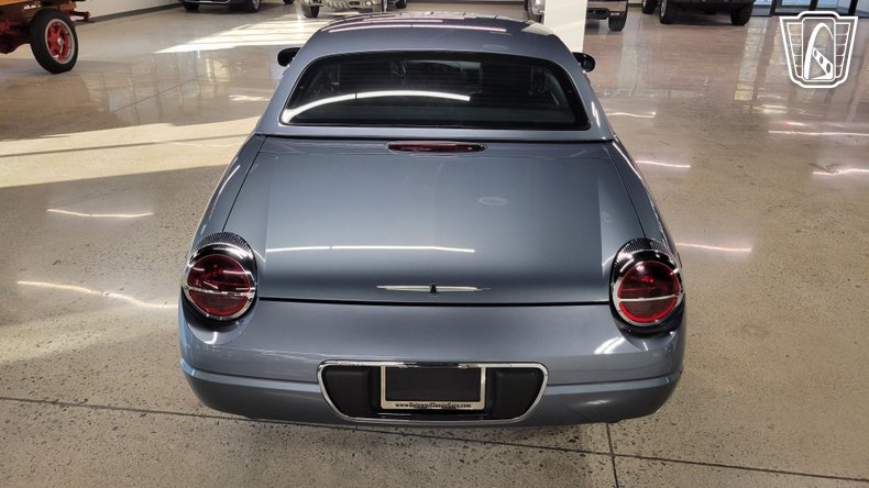 2005 Ford Thunderbird 30
