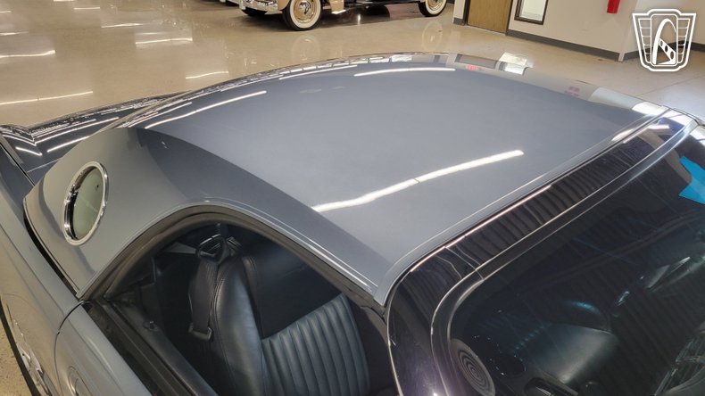 2005 Ford Thunderbird 57